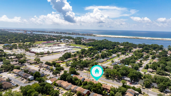Property Photo:  419 Hollywood Boulevard E  FL 32548 