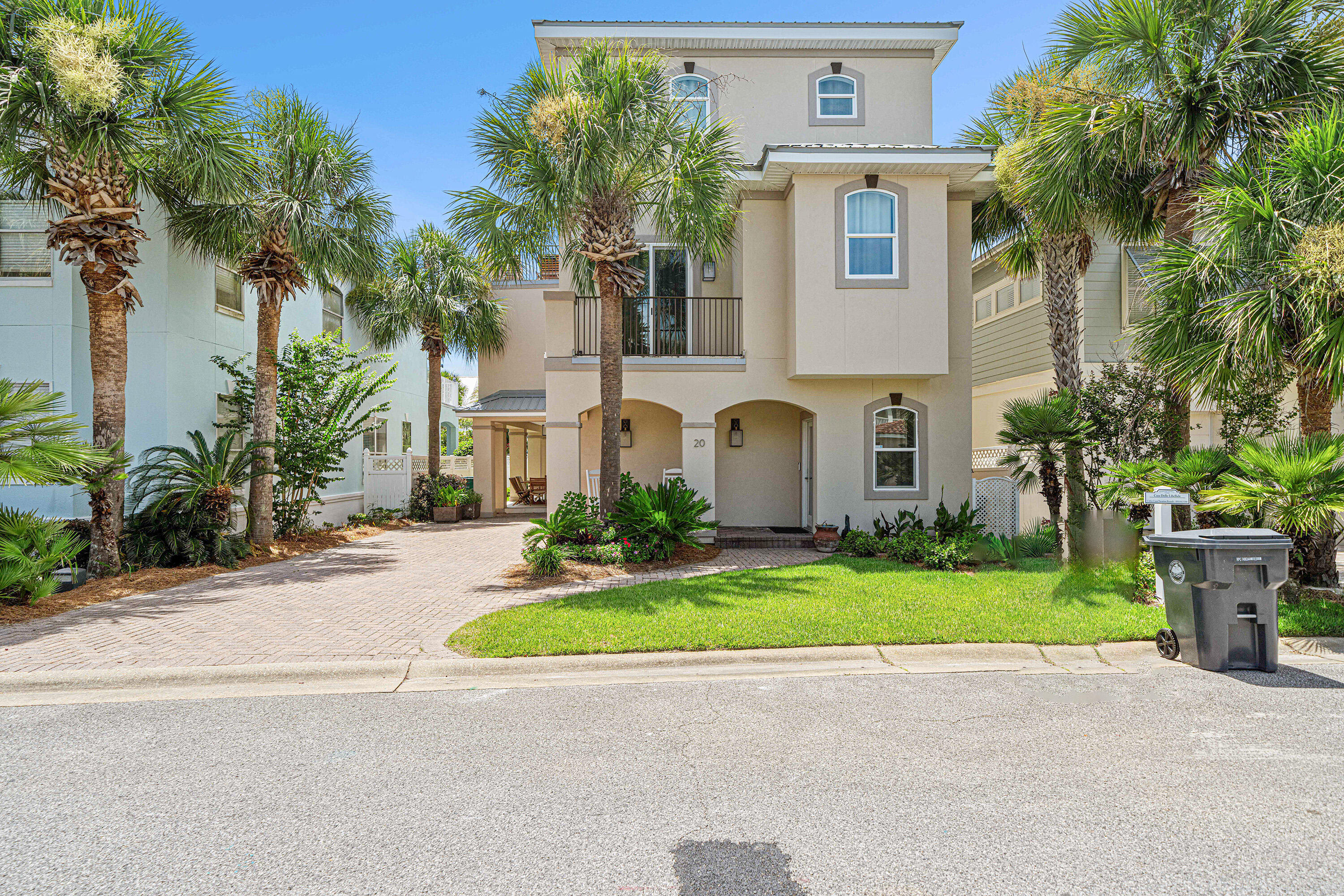 Property Photo: 20 St Francis Drive FL 32550