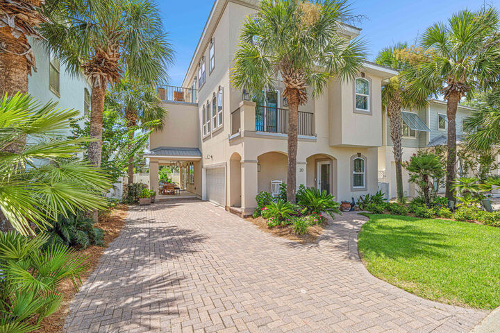 Property Photo: 20 St Francis Drive FL 32550