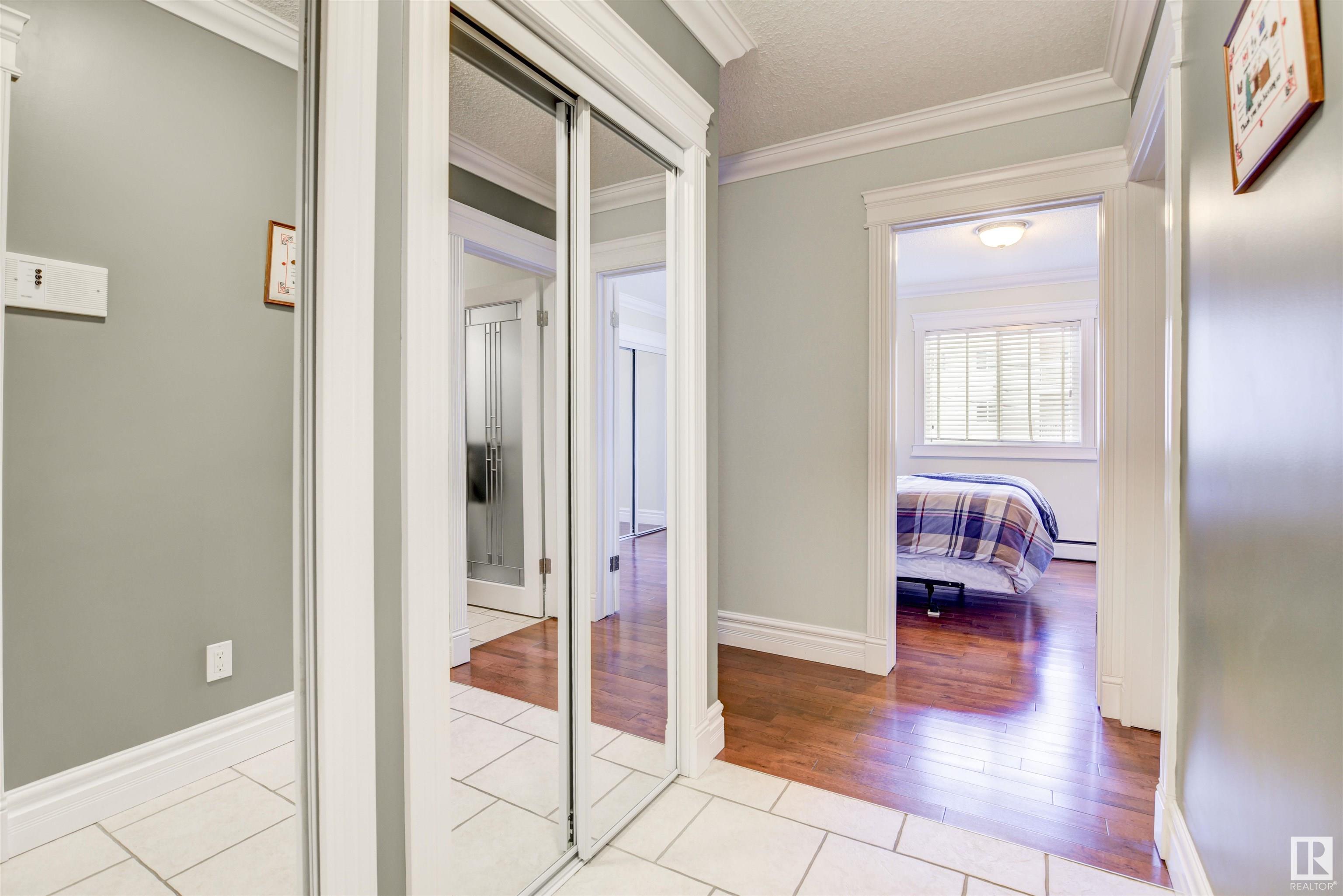 Photo de la propriété:  10315 115 Street NW 7  AB T5K 1T9 