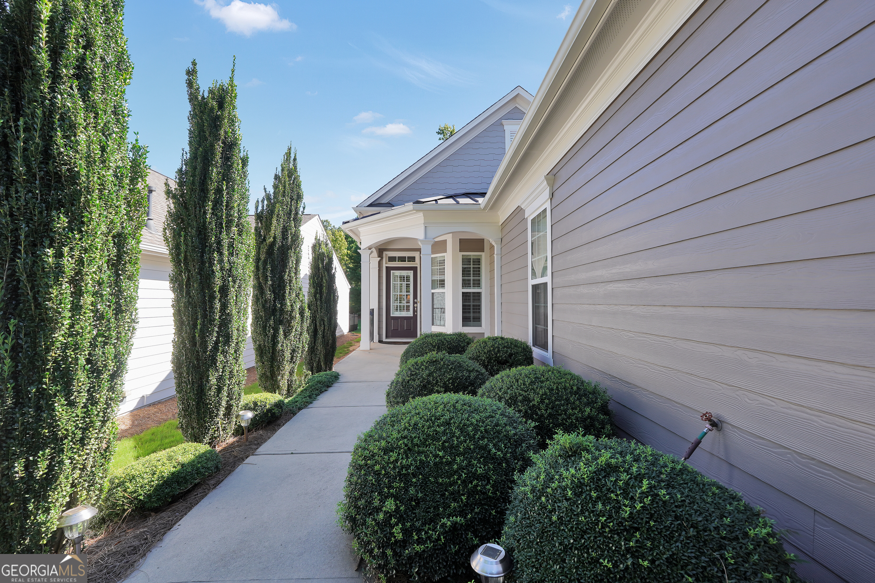 Property Photo: 305 Sandy Springs Drive GA 30223