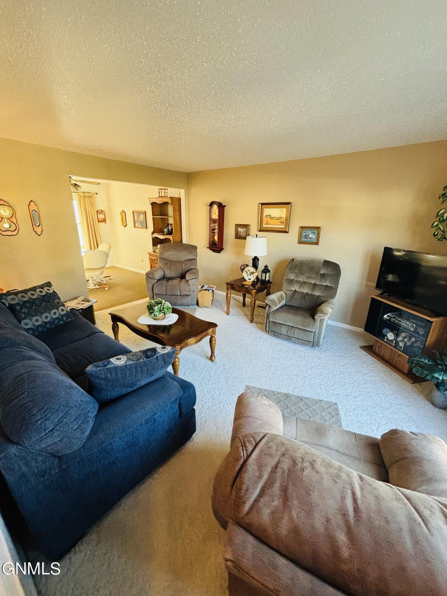 Property Photo: 508 1st Avenue NE ND 58554