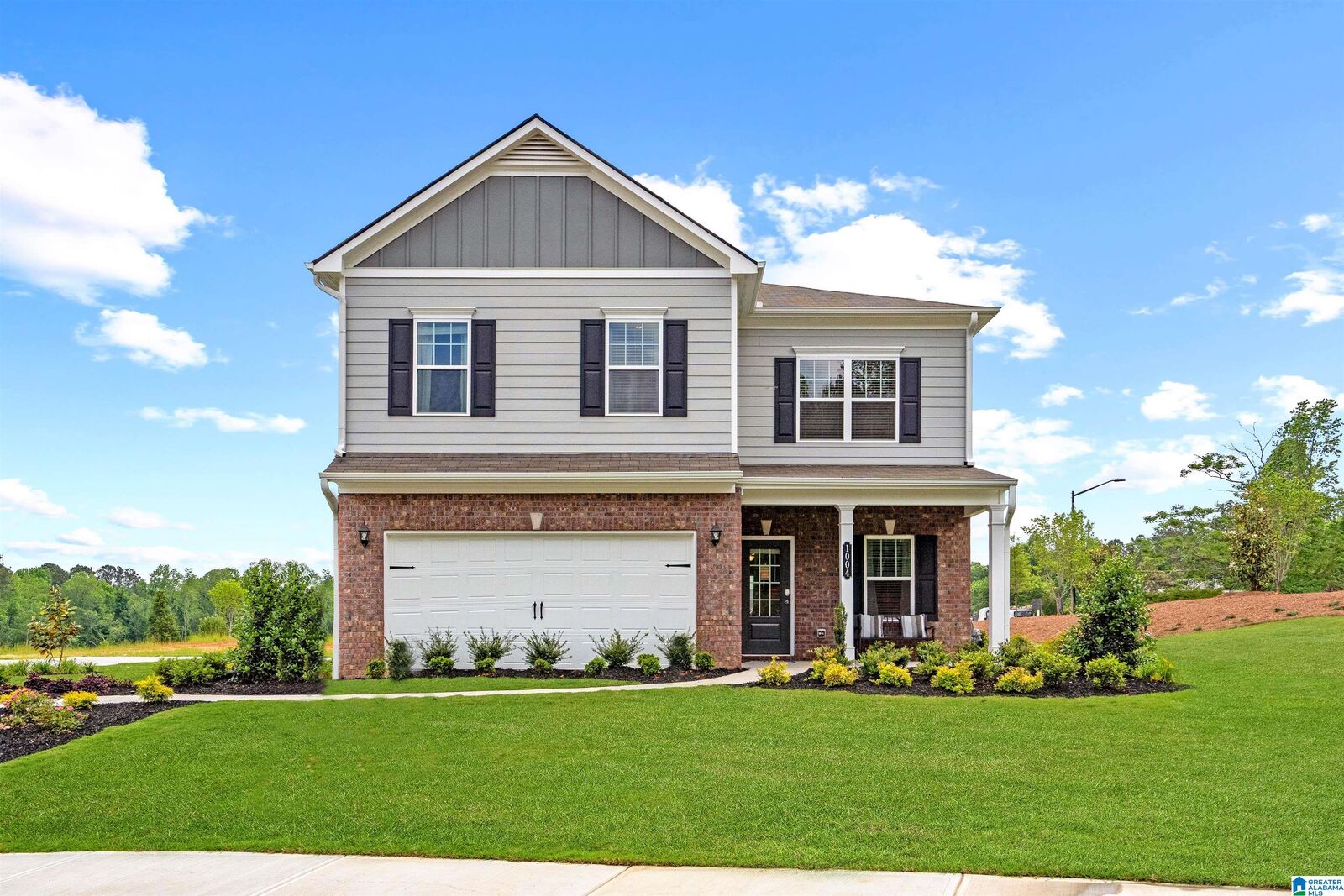 Property Photo: 5492 Headwinds Lane AL 35022