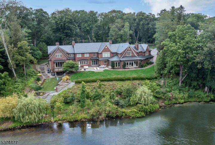 Property Photo:  311 Algonquin Rd  NJ 07417 
