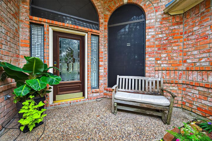 Property Photo: 38 Kelliwood Courts Circle TX 77450