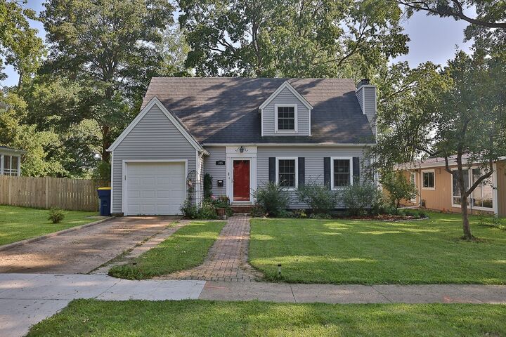 305 Union Street  Pella IA 50219 photo