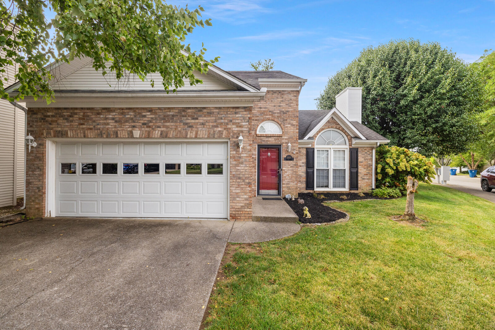 Property Photo:  2121 Maura Trace  KY 40513