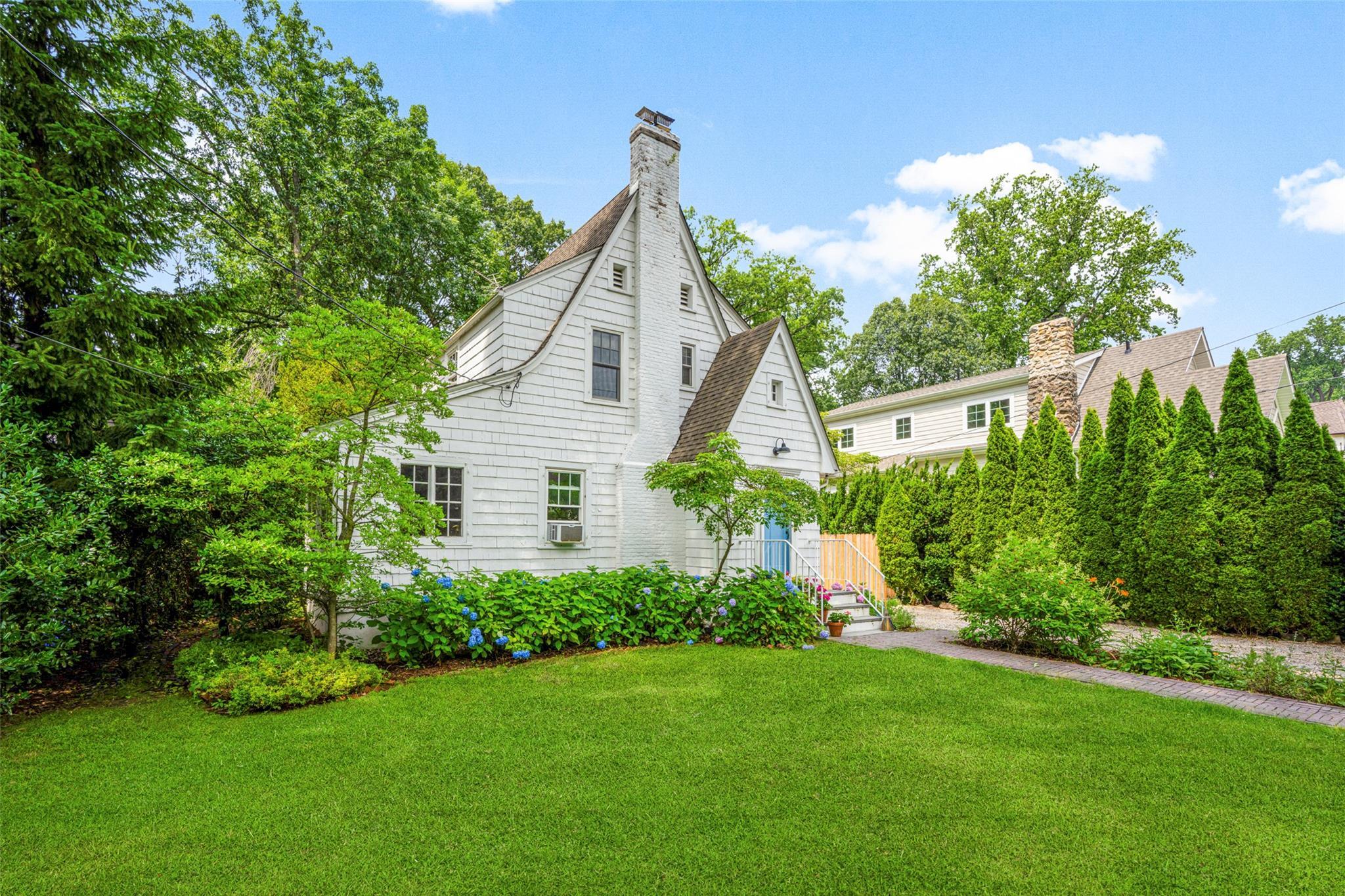 Property Photo:  150 Mountain Avenue  NY 10804 