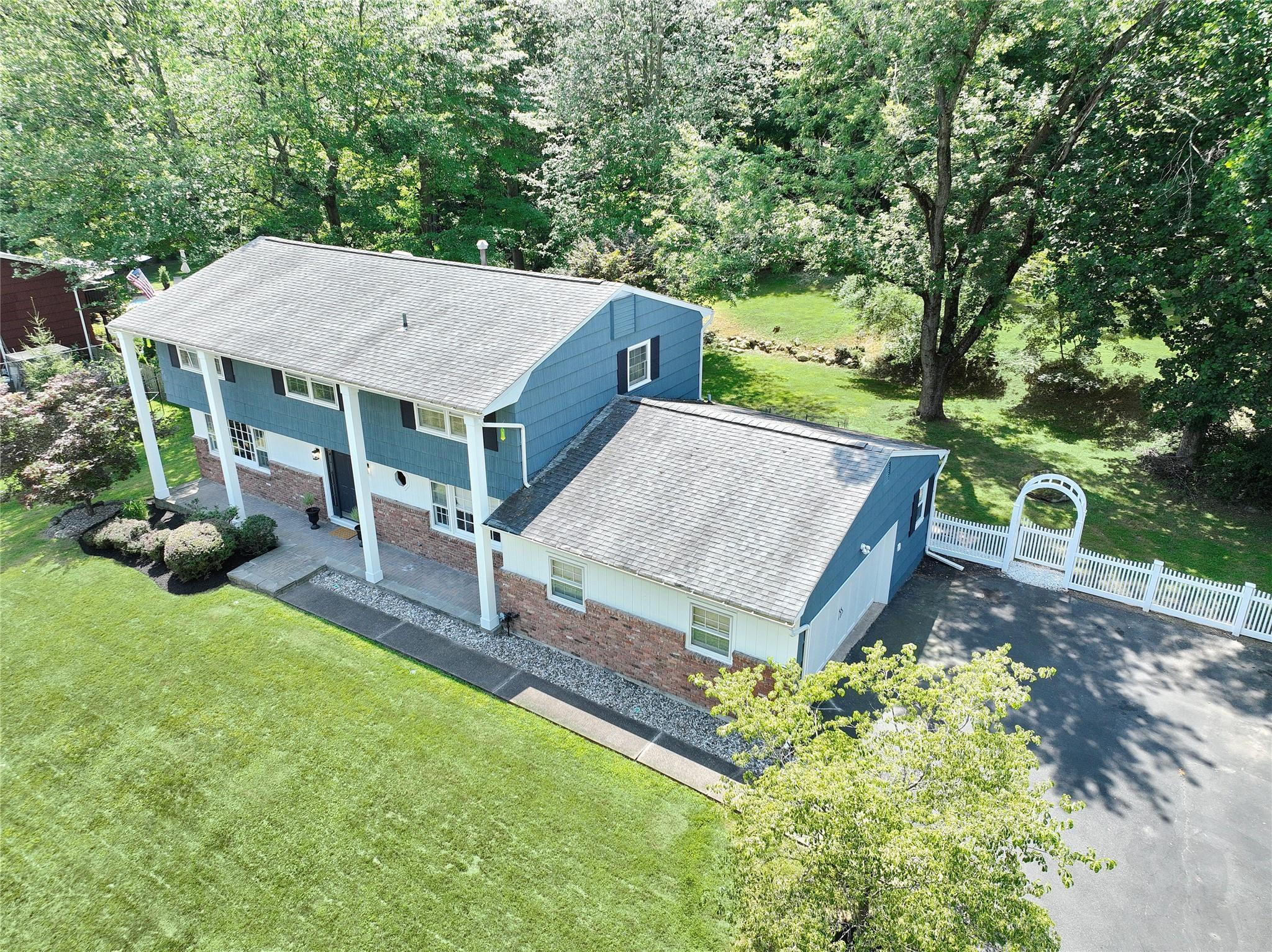 Property Photo:  20 Woodglen Drive  NY 10956 