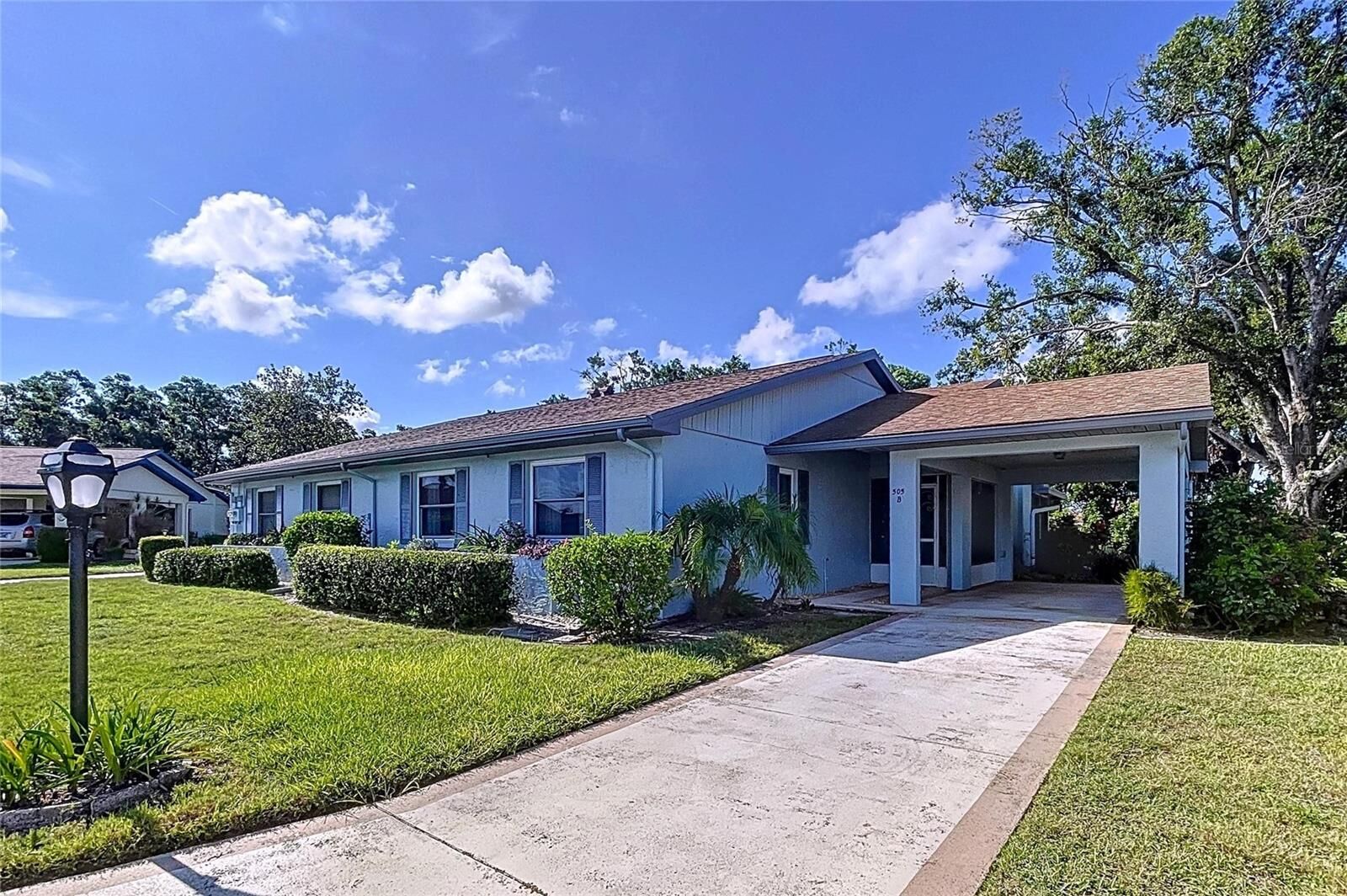 Property Photo:  505 Foxglove Circle B  FL 33573 