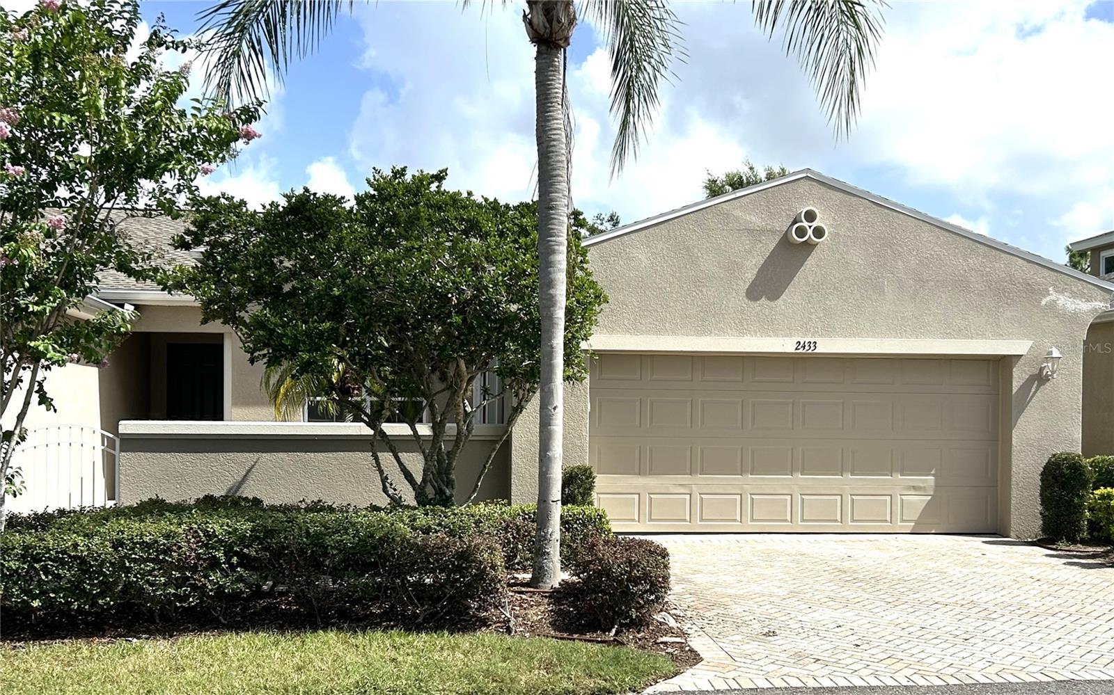 Property Photo: 2433 Kensington Greens Drive FL 33573