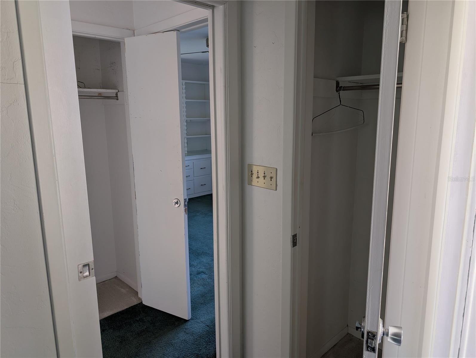 Property Photo: 5533 45th Avenue N FL 33709