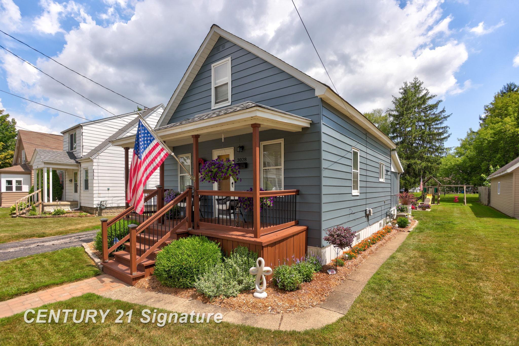 Property Photo: 3028 Monroe Street MI 48604