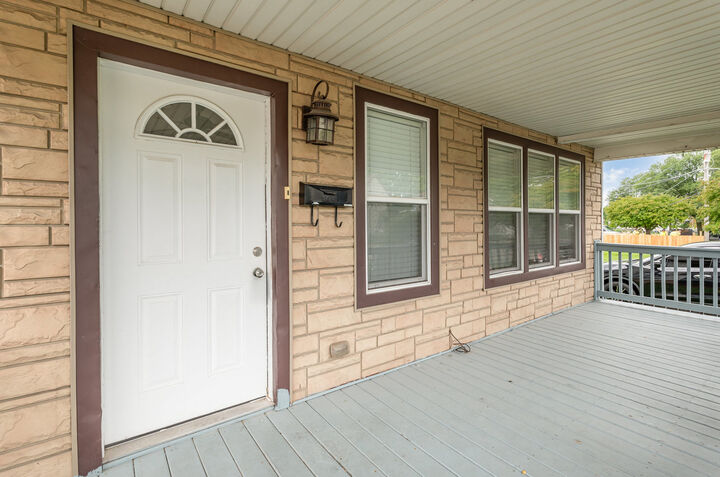 Property Photo: 933 Claim Street IL 60505