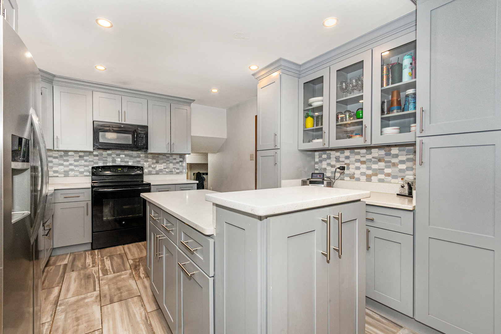 Property Photo:  740 W Fitzhenry Court  IL 60425 