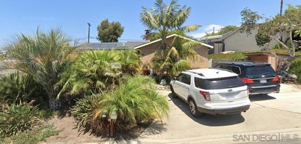 Property Photo:  948 Emma Dr.  CA 92007 