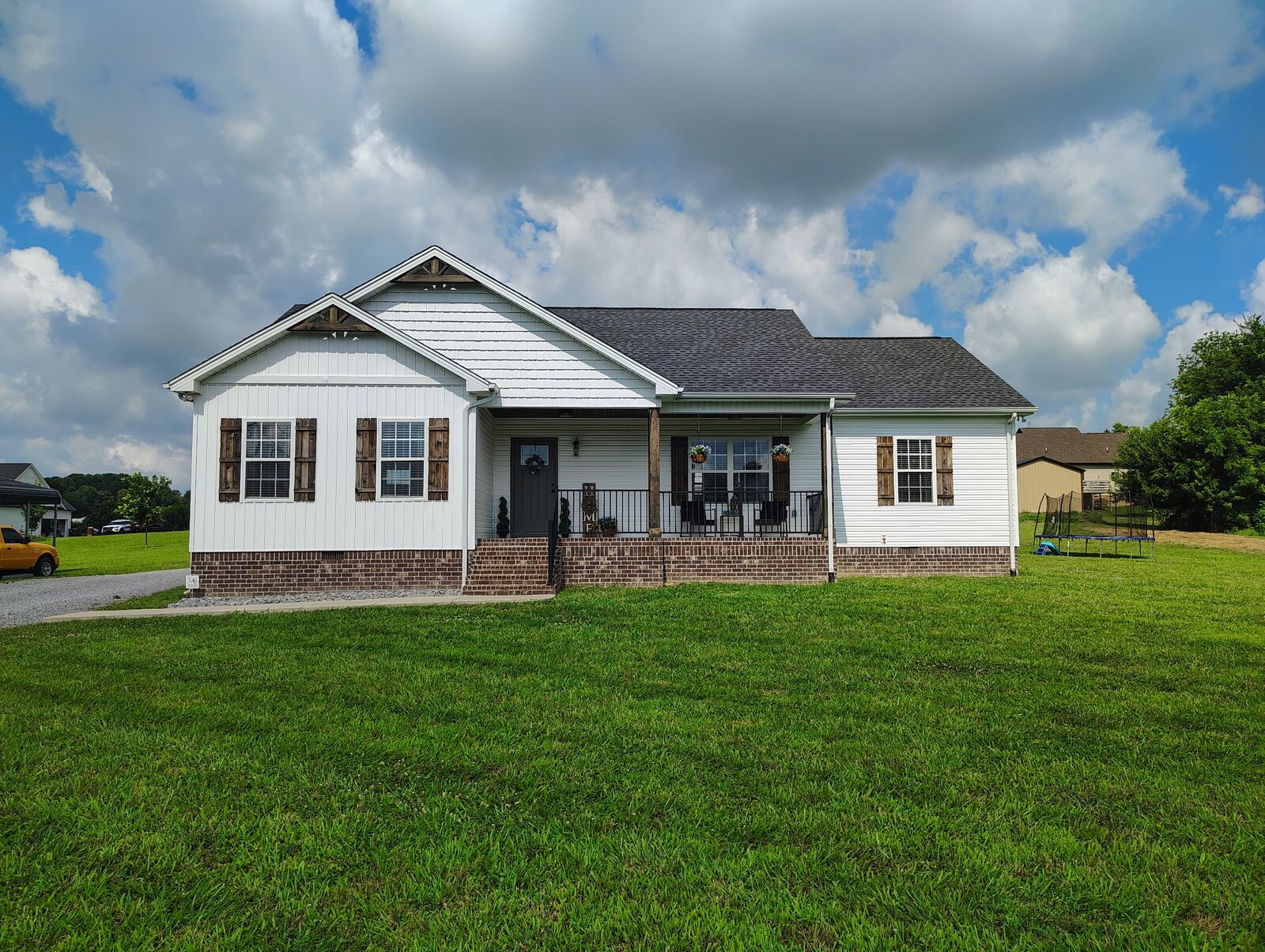 Property Photo: 177 Lauren Ln TN 37186