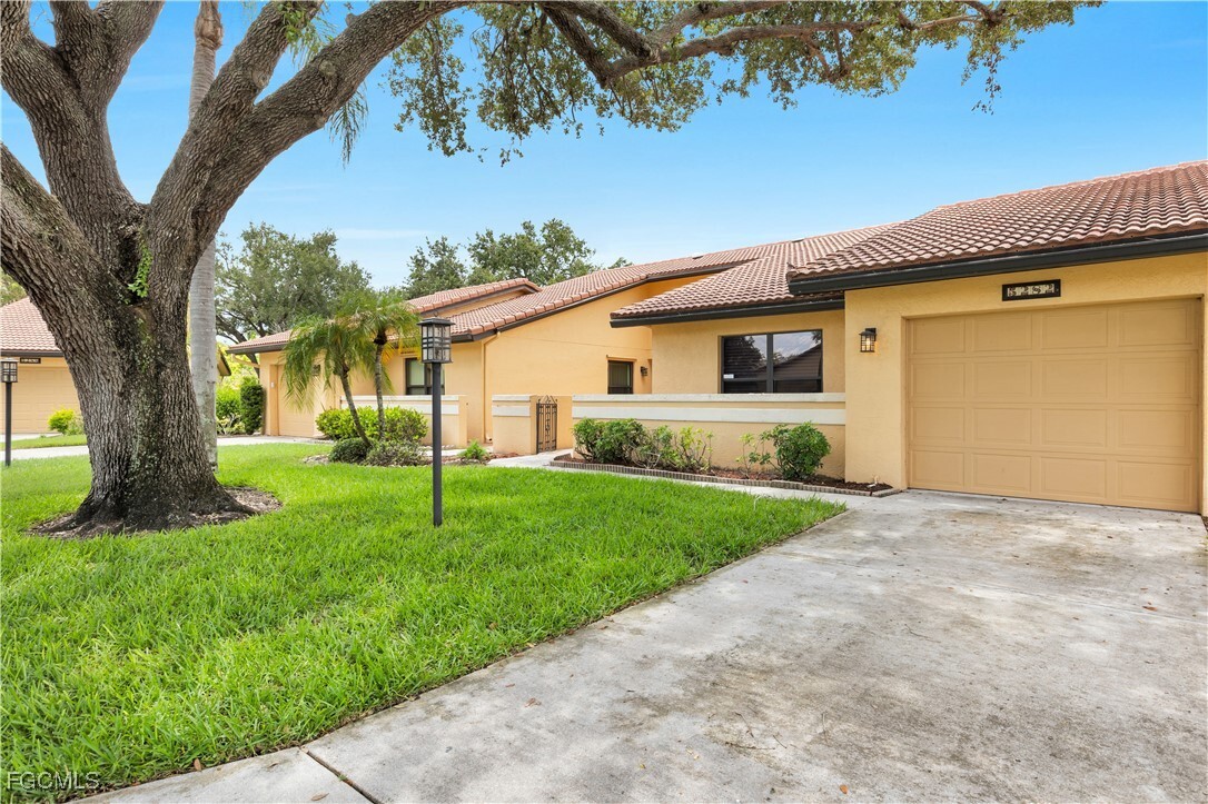 Property Photo:  5282 Concord Way  FL 33907 