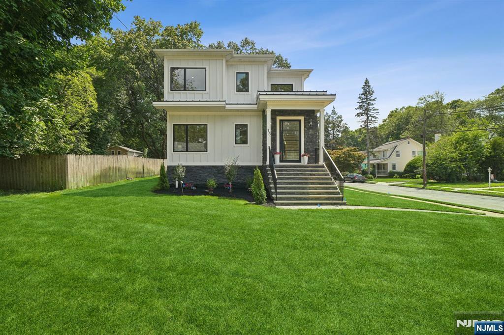 Property Photo:  13 Beverly Road  NJ 07039 