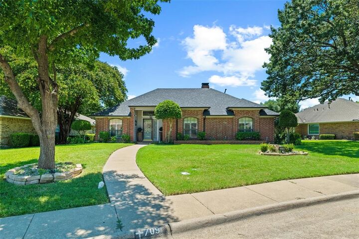 709 Arbor Creek Drive  Desoto TX 75115 photo
