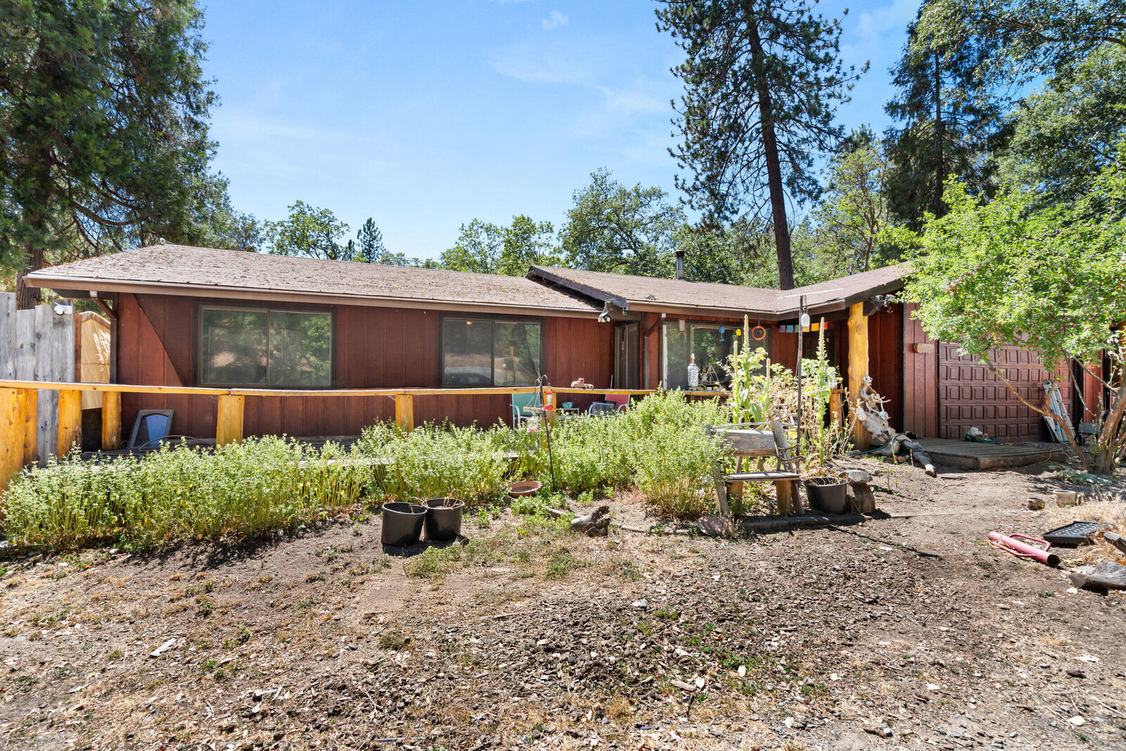 Property Photo: 1000 Three Pines Road OR 97526
