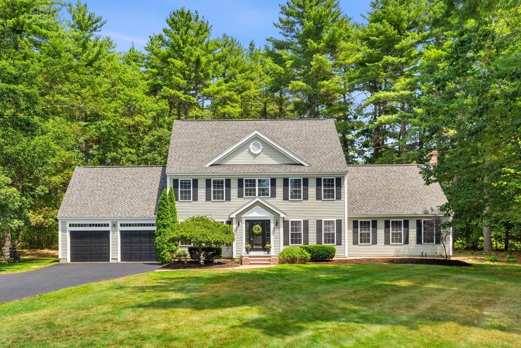 Property Photo: 15 Catherines Way MA 01464