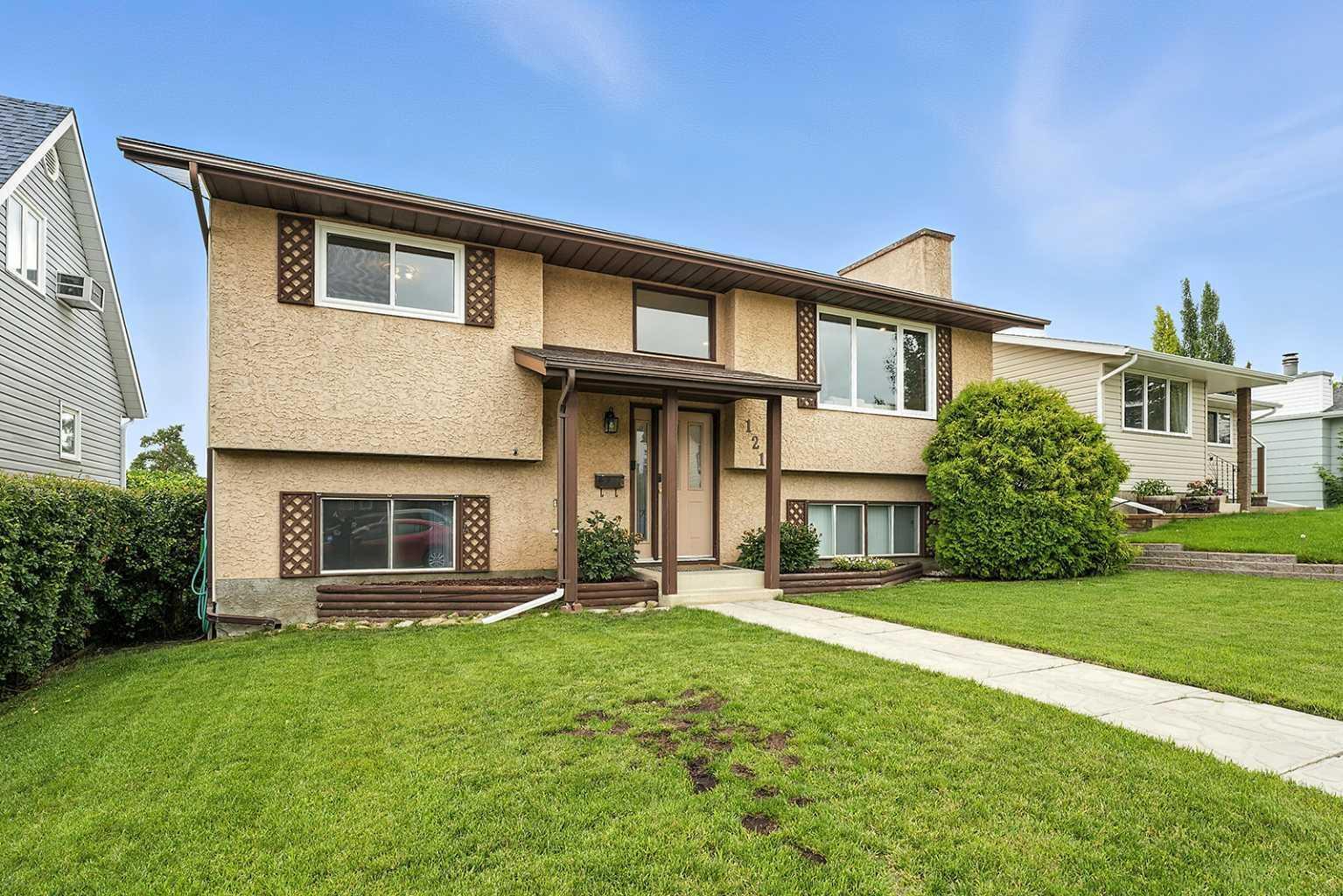 121 McDougall Crescent  Red Deer AB T4R 1T2 photo