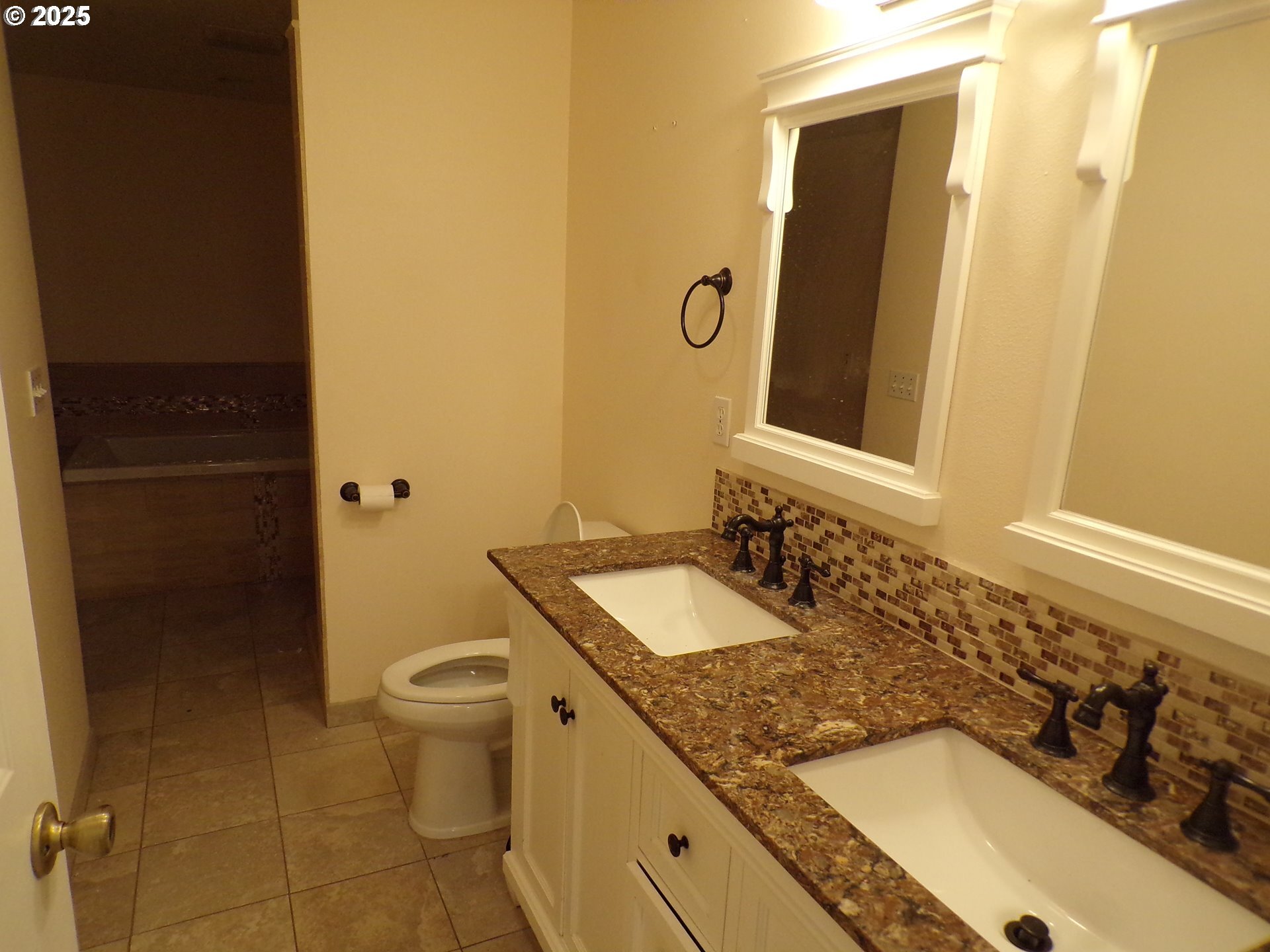 Property Photo:  1835 Wakefield Ct  OR 97304 