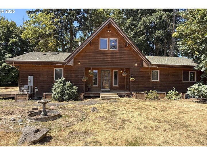 Property Photo: 8325 NE Dog Ridge Rd OR 97132
