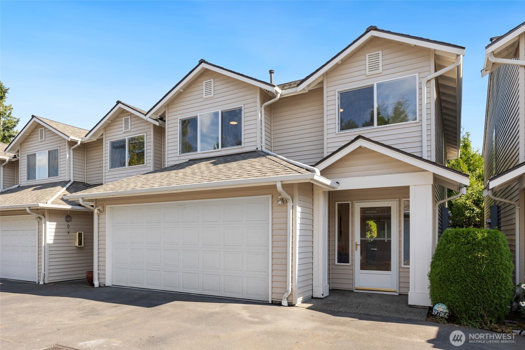 Property Photo: 19718 76th Avenue W C WA 98036