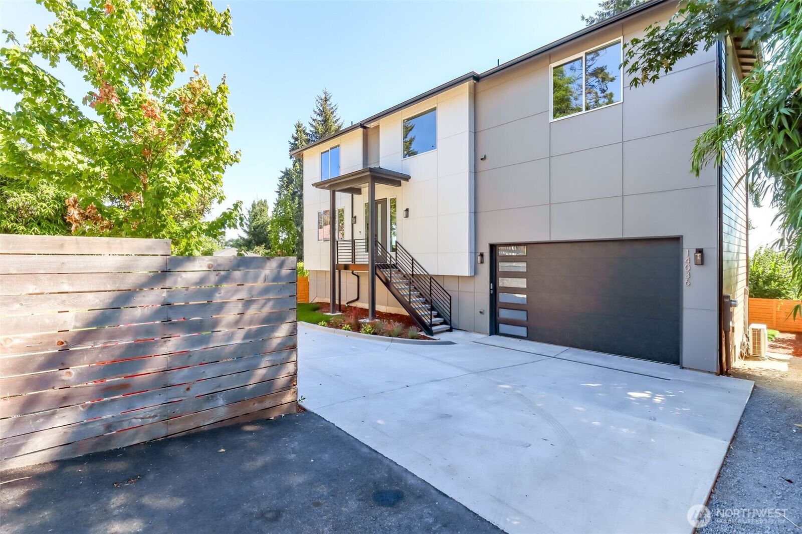Property Photo: 14036 35th Avenue S WA 98168
