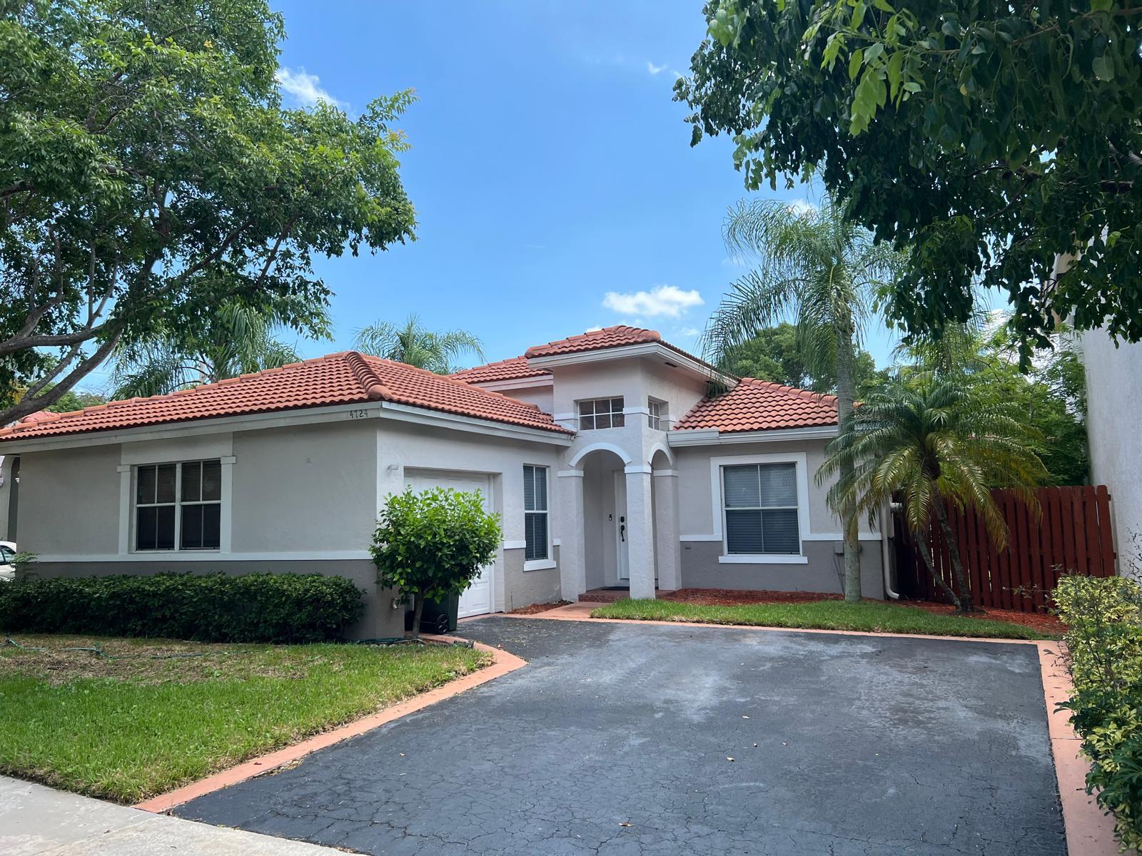Property Photo: 4724 NW 7th Mnr FL 33063