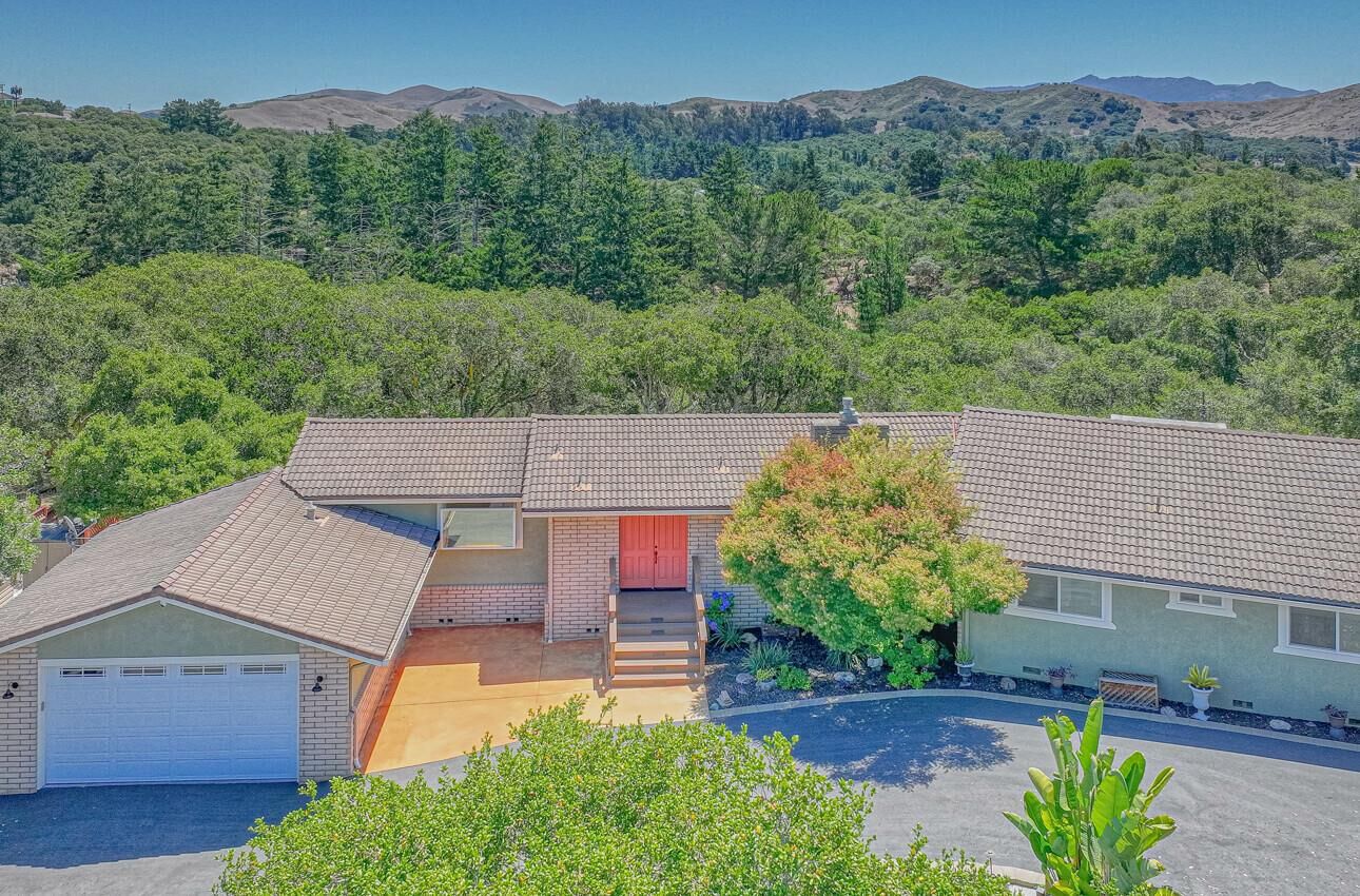 Property Photo: 19608 Brentwood Ct CA 93907