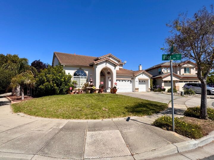 Property Photo:  1 Eliot Circle  CA 93906 