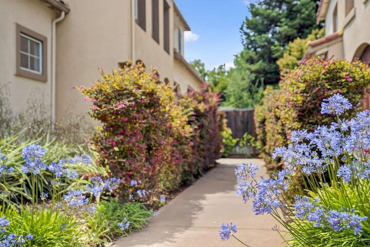 Property Photo: 612 Villa Centre Way CA 95128
