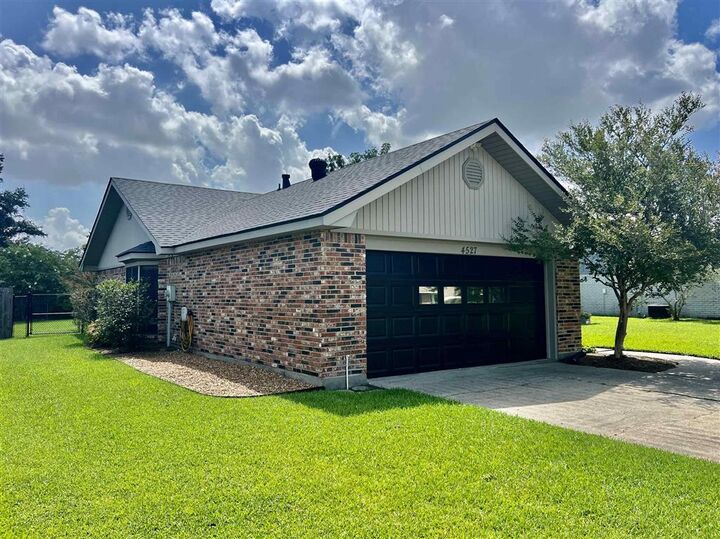 Property Photo:  4527 W Meadow Lane W  LA 70605 