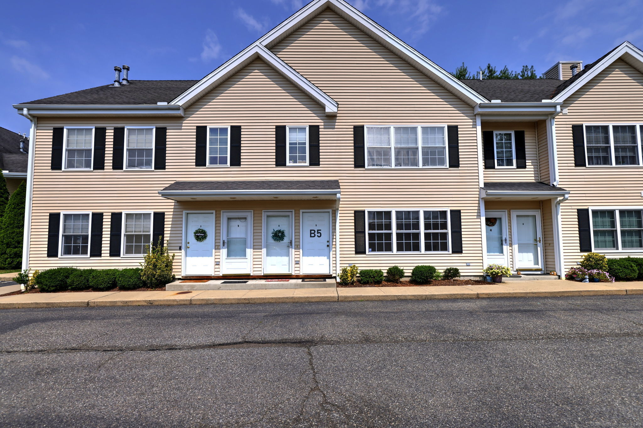 Property Photo:  659 West Avenue B5  CT 06461 