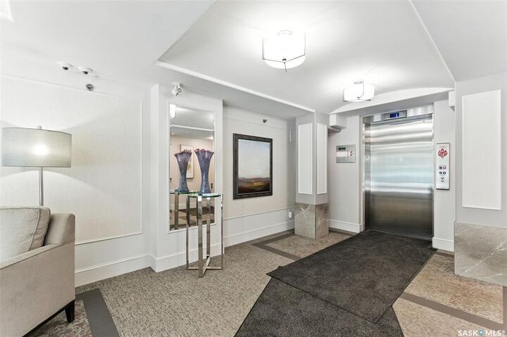 Property Photo:  303 5th Avenue N 401  SK S7K 2P6 
