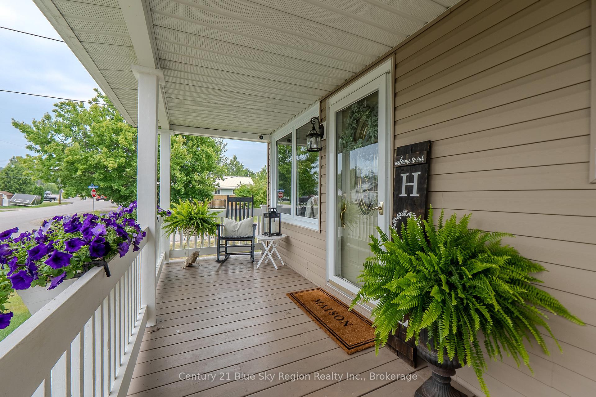 Property Photo:  1186 Frost Street  ON P1B 6C9 