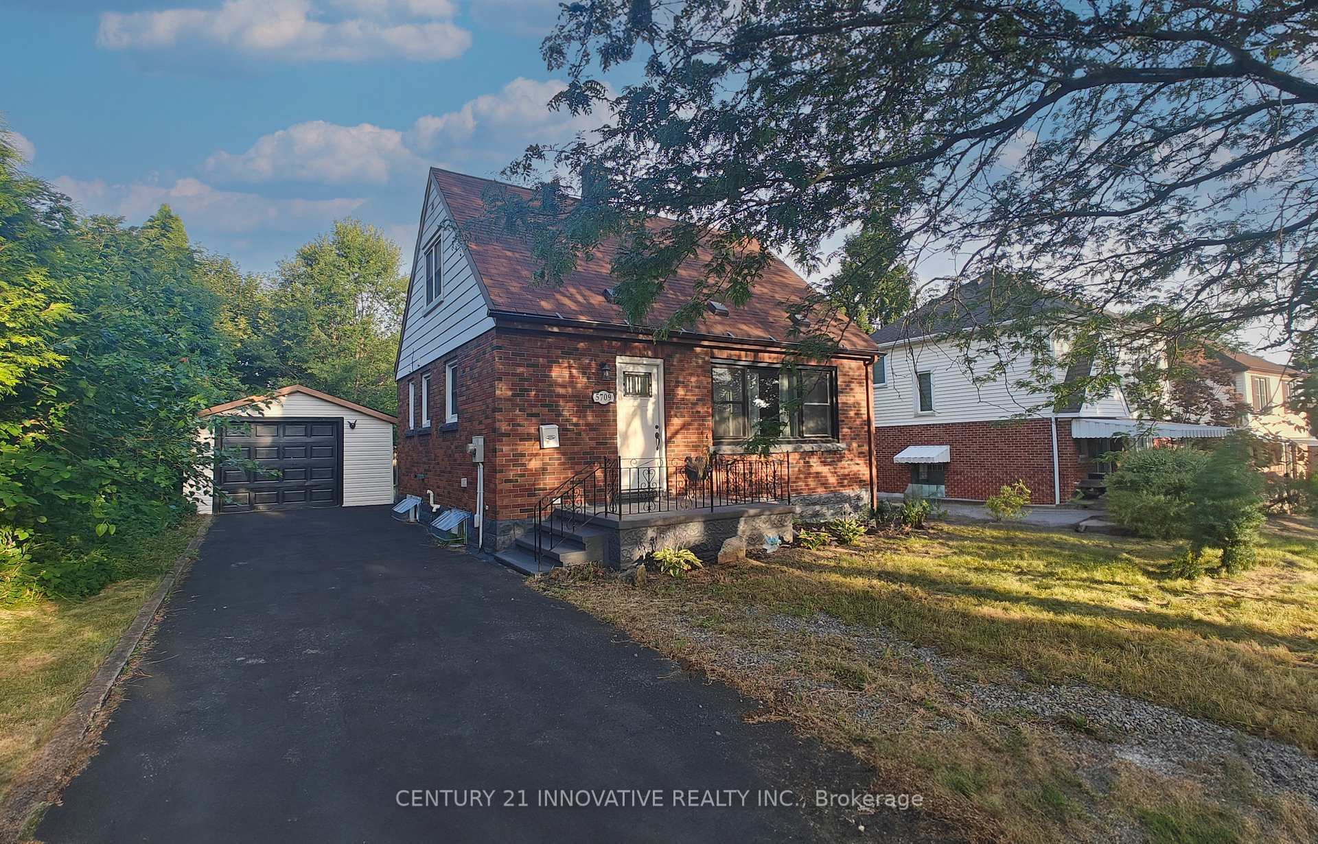 Photo de la propriété: 5709 Hanan Avenue ON L2G 4E7