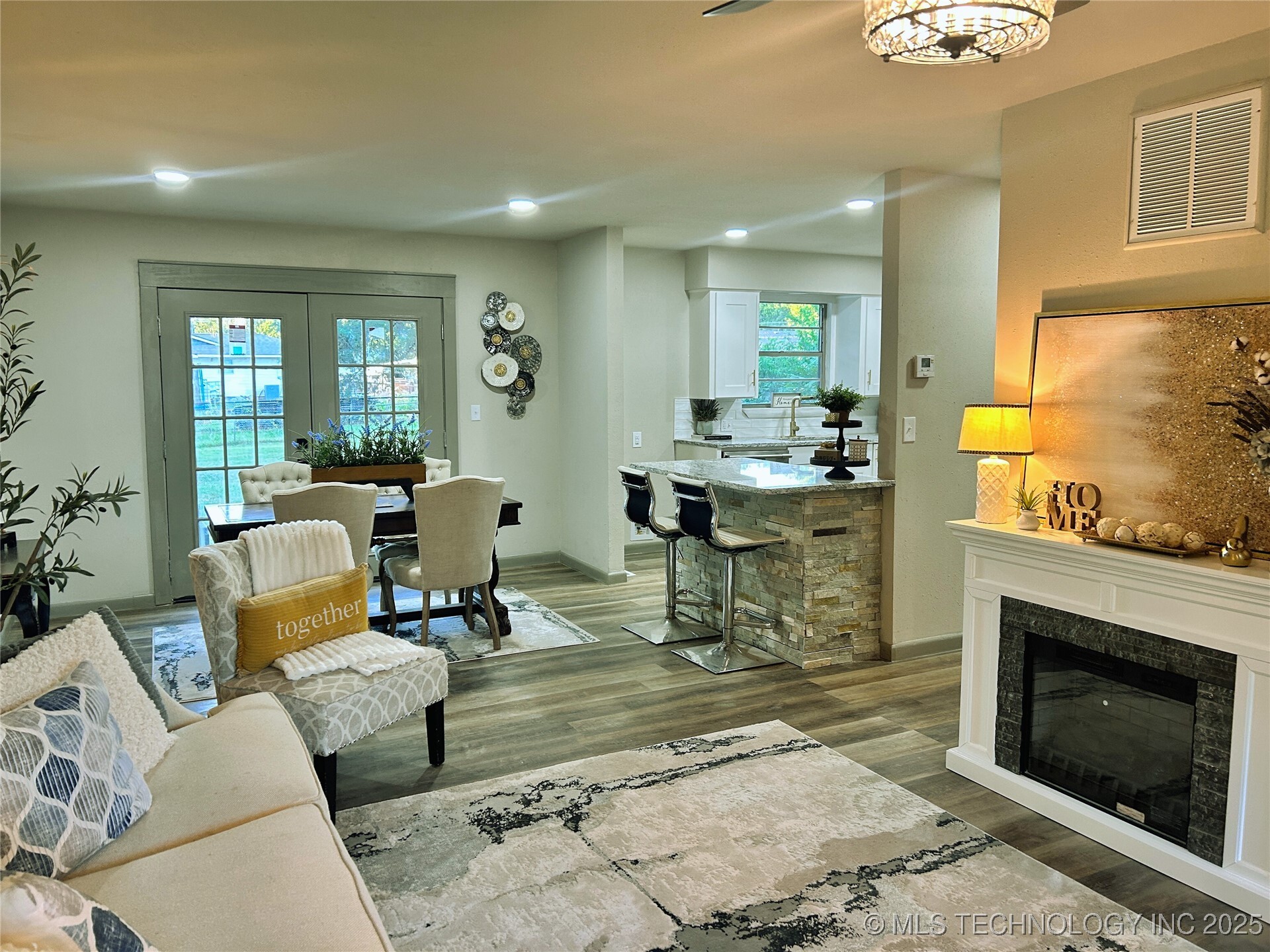 Property Photo:  1105 SE 5th Street  OK 74467 
