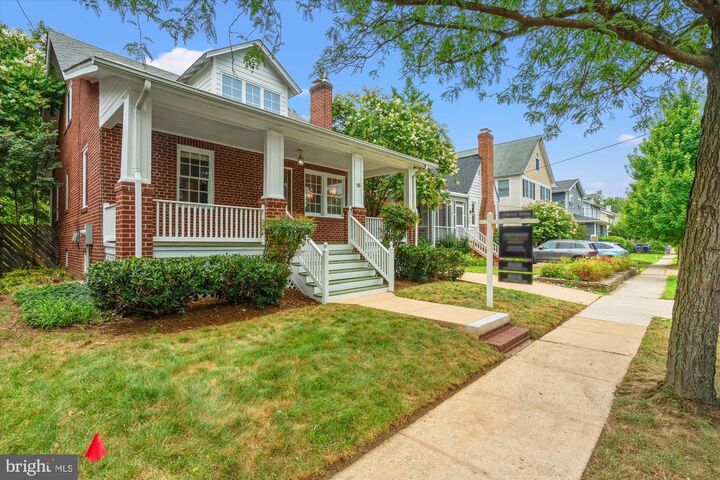 Property Photo: 15 W Masonic View Avenue VA 22301