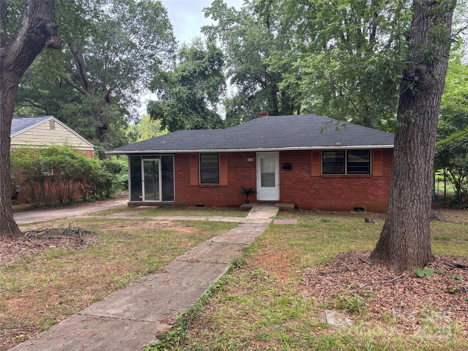 Property Photo: 349 Fannie Circle NC 28205