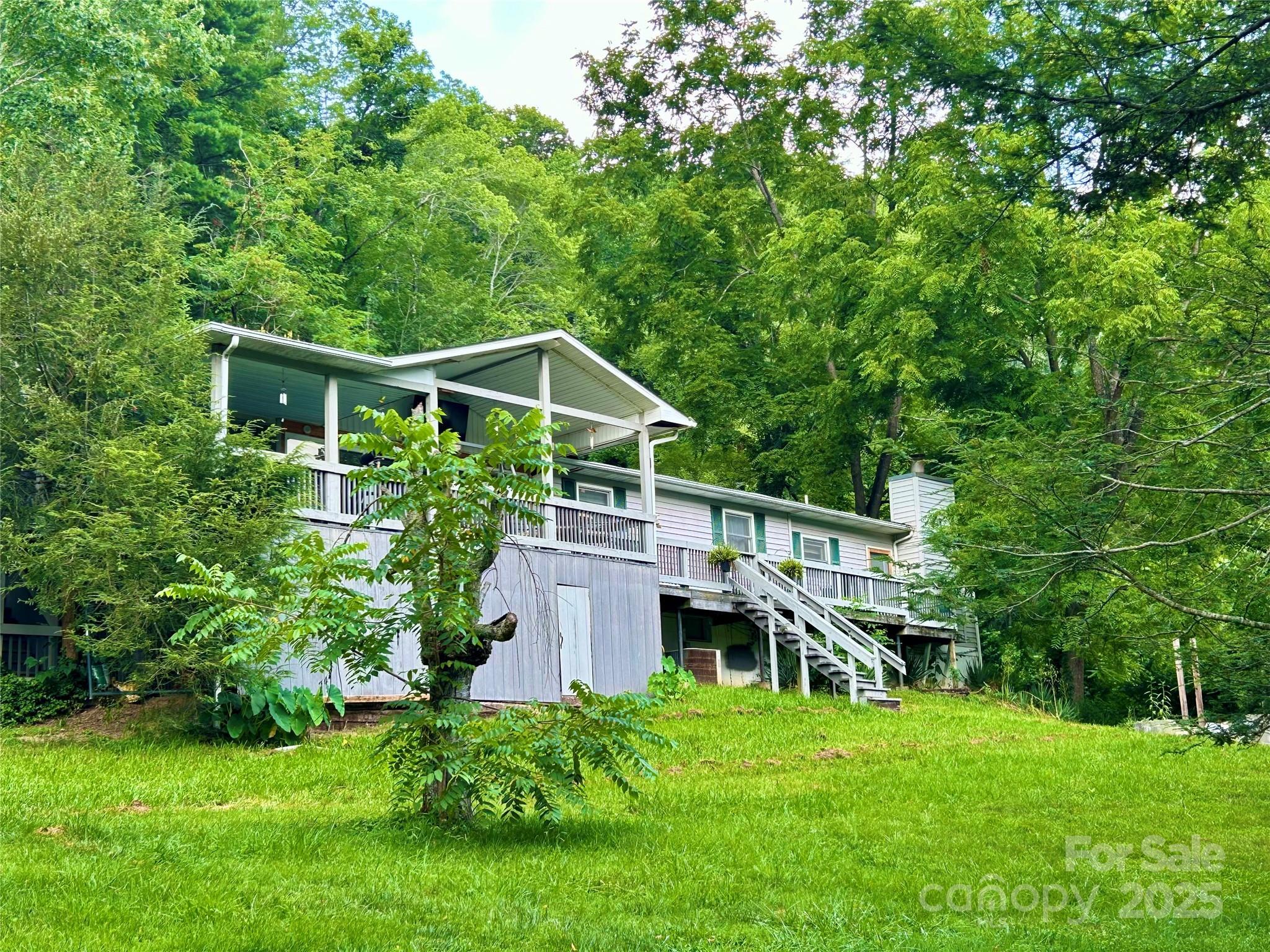Property Photo: 12 Elk Way NC 28751