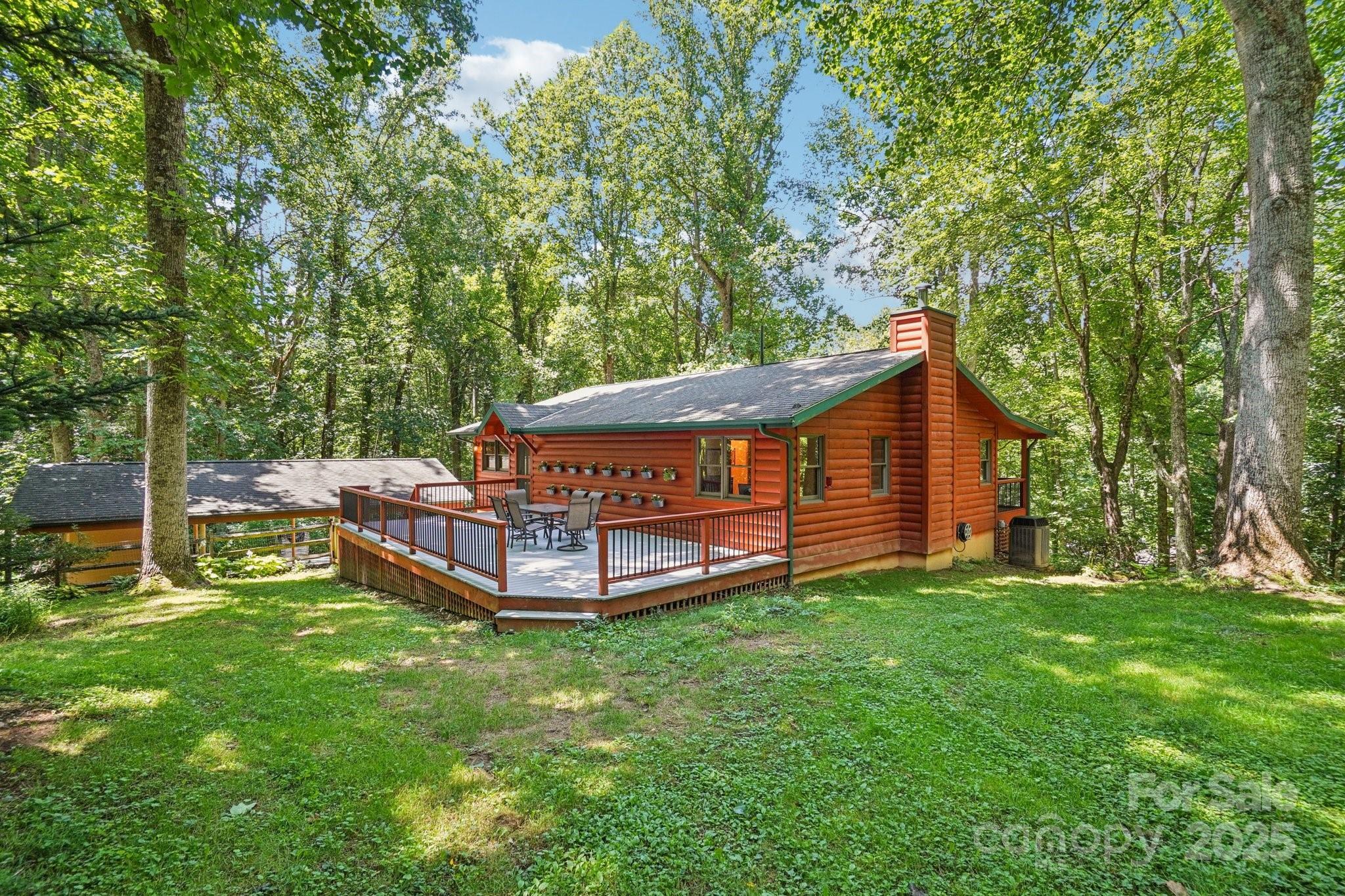 Property Photo: 128 Chancery Lane NC 28786