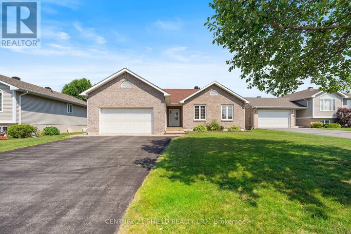 Property Photo:  140 Markell Crescent  ON K6H 6X2 