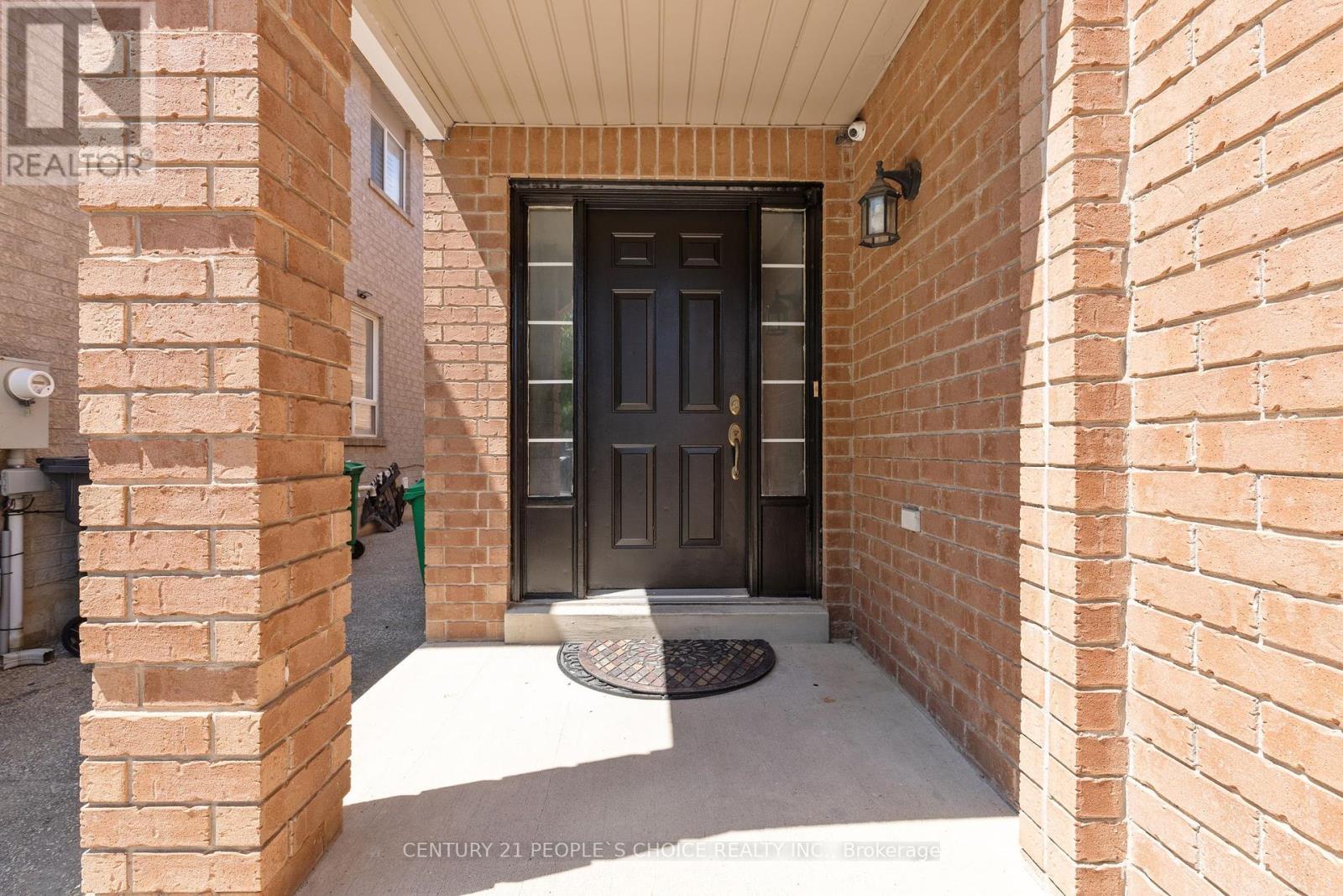 Property Photo:  44 Roadmaster Lane  ON L7A 3A7 
