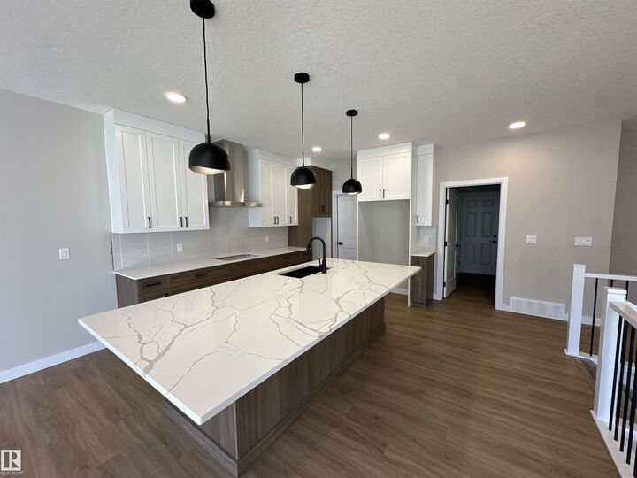 Property Photo:  145 Elm Street  AB T8L 0X8 