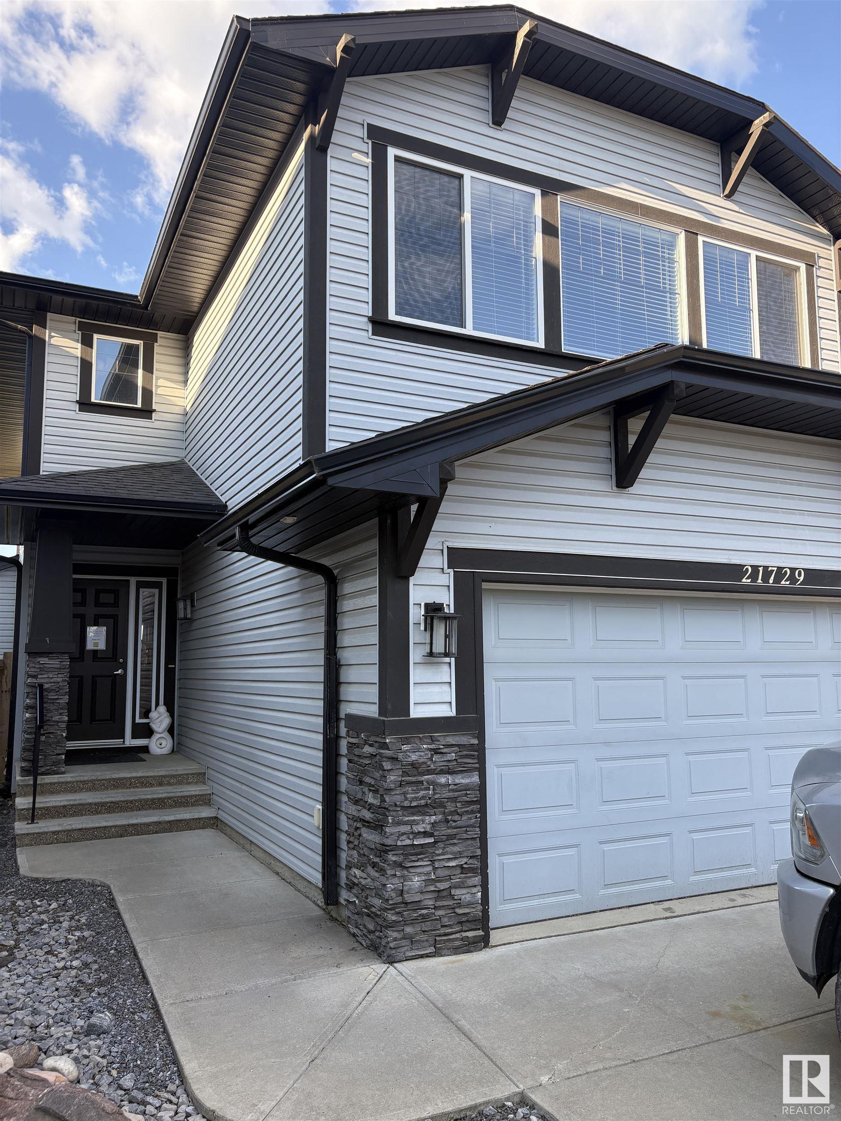 Photo de la propriété: 21729 94A Avenue NW AB T5T 1M9
