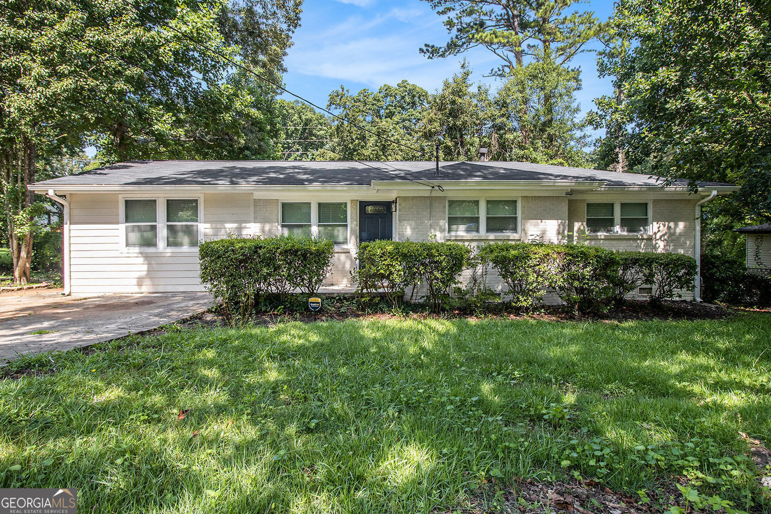 Property Photo: 1975 Glenmar Drive GA 30032